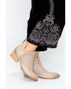 Johnny Was Women's Hirsch Velvet Embroidered Crop Pants -Modern Fashion Sales 2000257328 001 P4