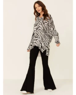 Show Me Your Mumu Women's Zebra Print Hug Me Pullover Sweater 7 Show Me Your Mumu Women's Zebra Print Hug Me Pullover Sweater -Modern Fashion Sales 2000334411 900 P2