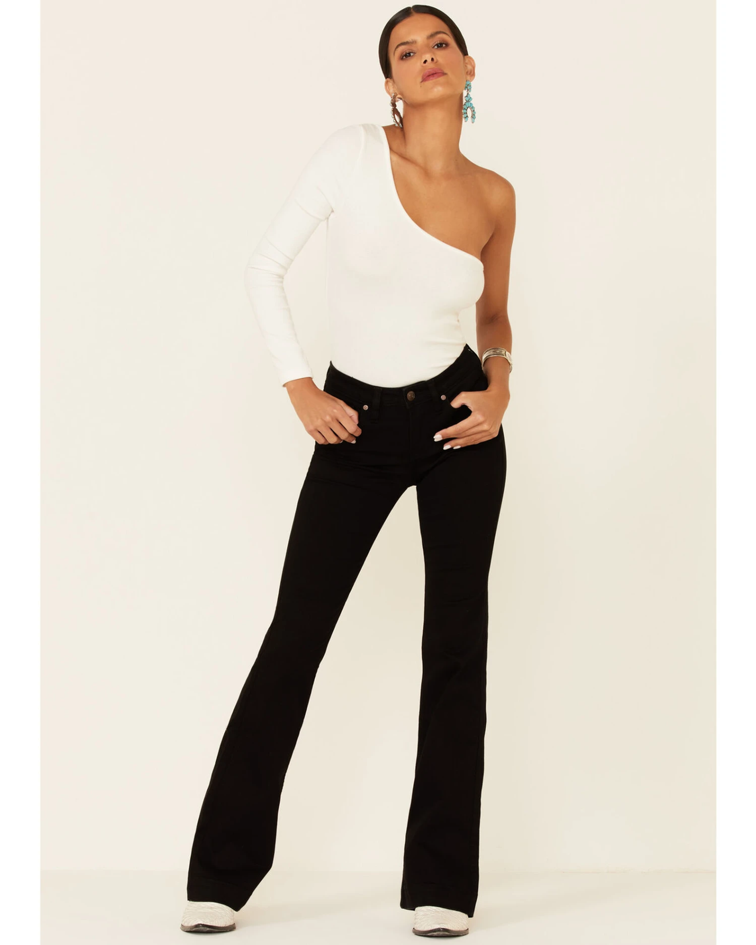 Shyanne Women's Seamed Pockets Mid Rise Bootcut Jeans 1 Shyanne Women's Seamed Pockets Mid Rise Bootcut Jeans