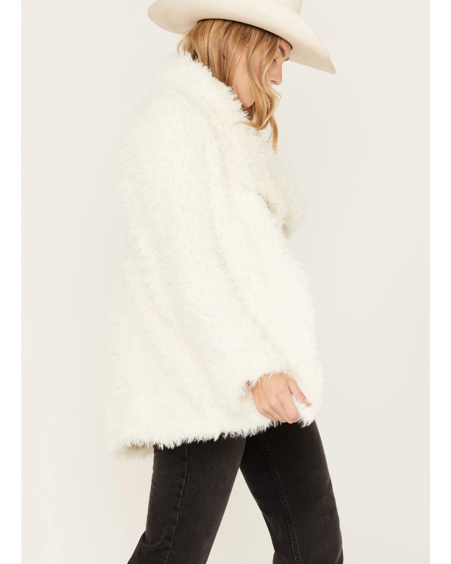 Shyanne Women's Faux Fur Fluffy Coat 2 Shyanne Women's Faux Fur Fluffy Coat - Image 2